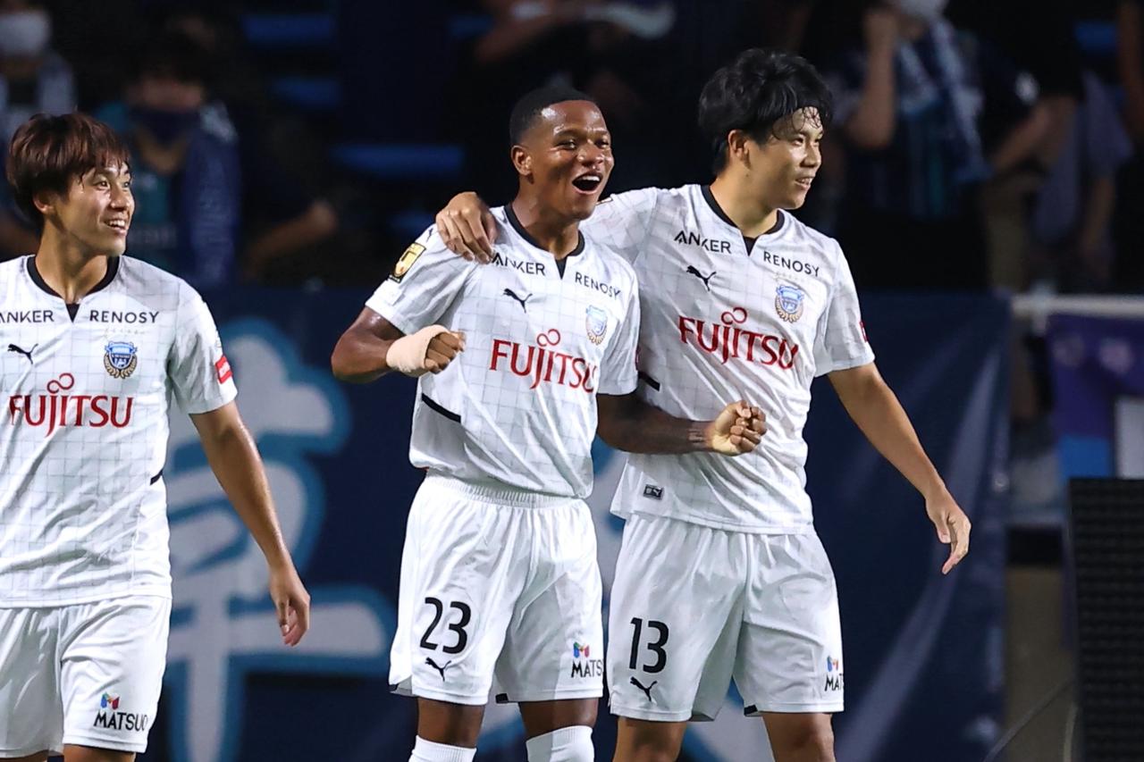 【J1第26節まとめ】253＆254回目のハットトリックで広島が2位、川崎Fが4位へ浮上。ドローの鹿島は3位に - サッカーマガジンWEB