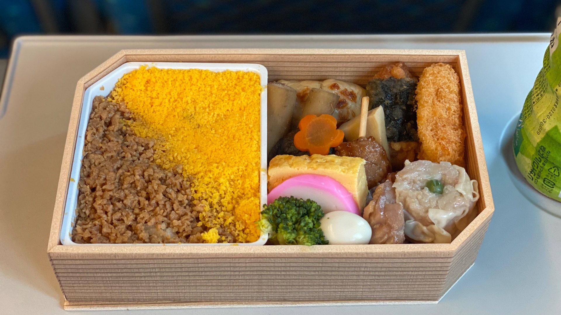 【名古屋駅】トリスハイボールとのコラボも。松浦商店「思い出のトリ(ス)弁」これぞ王道＆至高の限定駅弁 - 土庄雄平 | Yahoo! JAPAN クリエイターズプログラム