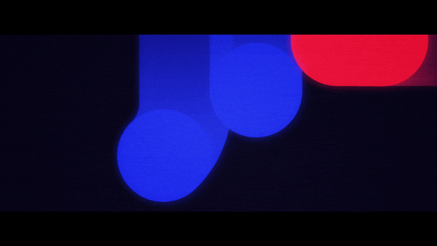 赤の光が交わる