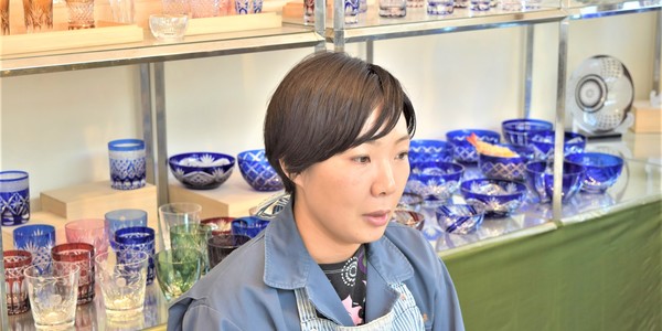 江戸切子初の女性伝統工芸士！江戸切子職人 中宮涼子/株式会社 清水硝子