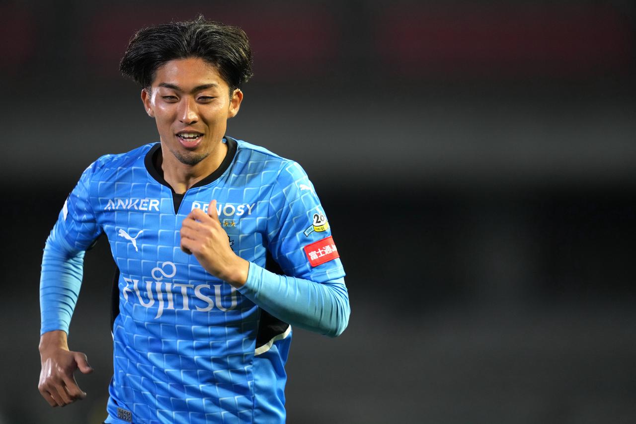 【川崎F】クリエイター小塚和季が絶対に手放さない｢遊び心｣。｢相手がいたとしてもクオリティーで崩す｣ - サッカーマガジンWEB
