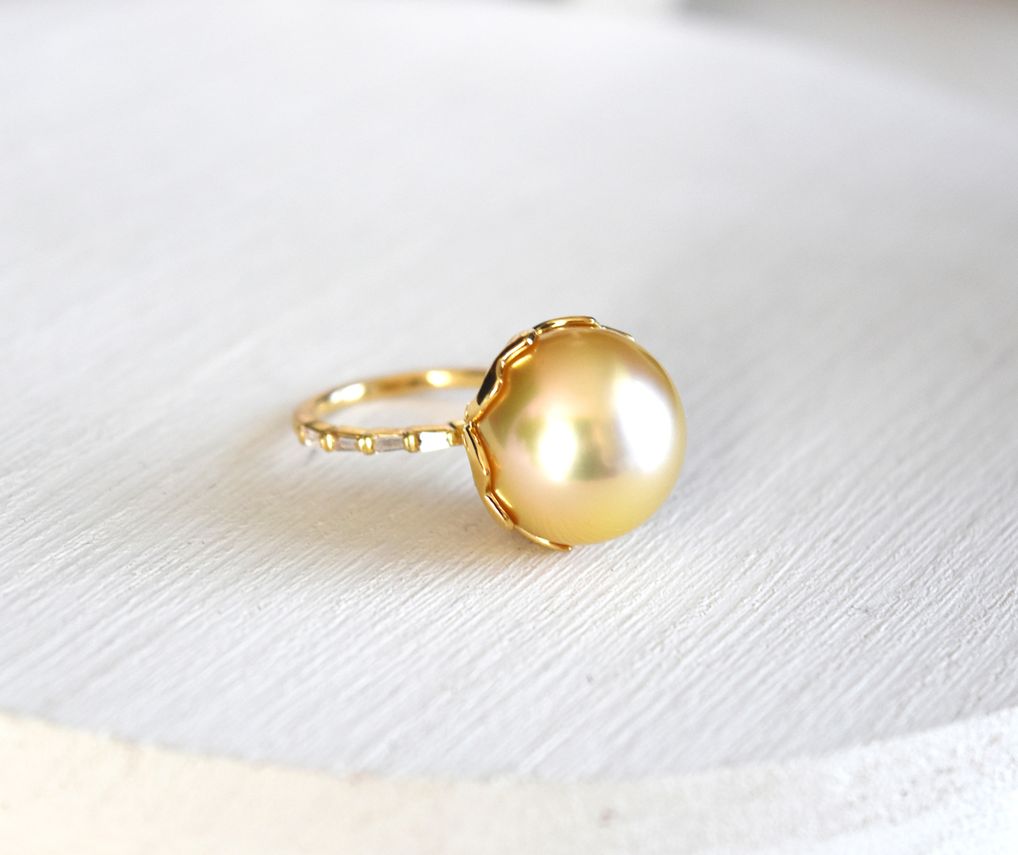 ゴールデンパール＆テーパーダイアモンドリング-1