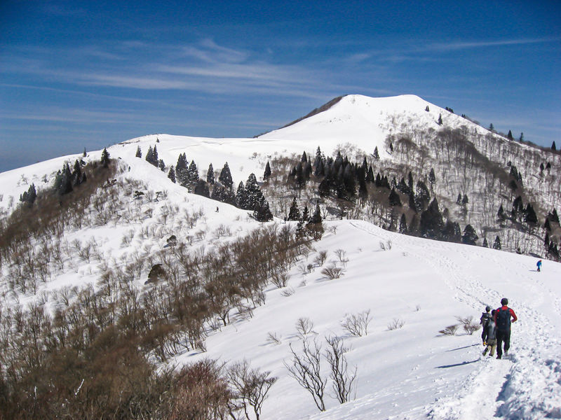 関西屈指の雪稜＆琵琶湖の絶景！滋賀「武奈ヶ岳」雪山登山 | 滋賀県 | LINEトラベルjp 旅行ガイド