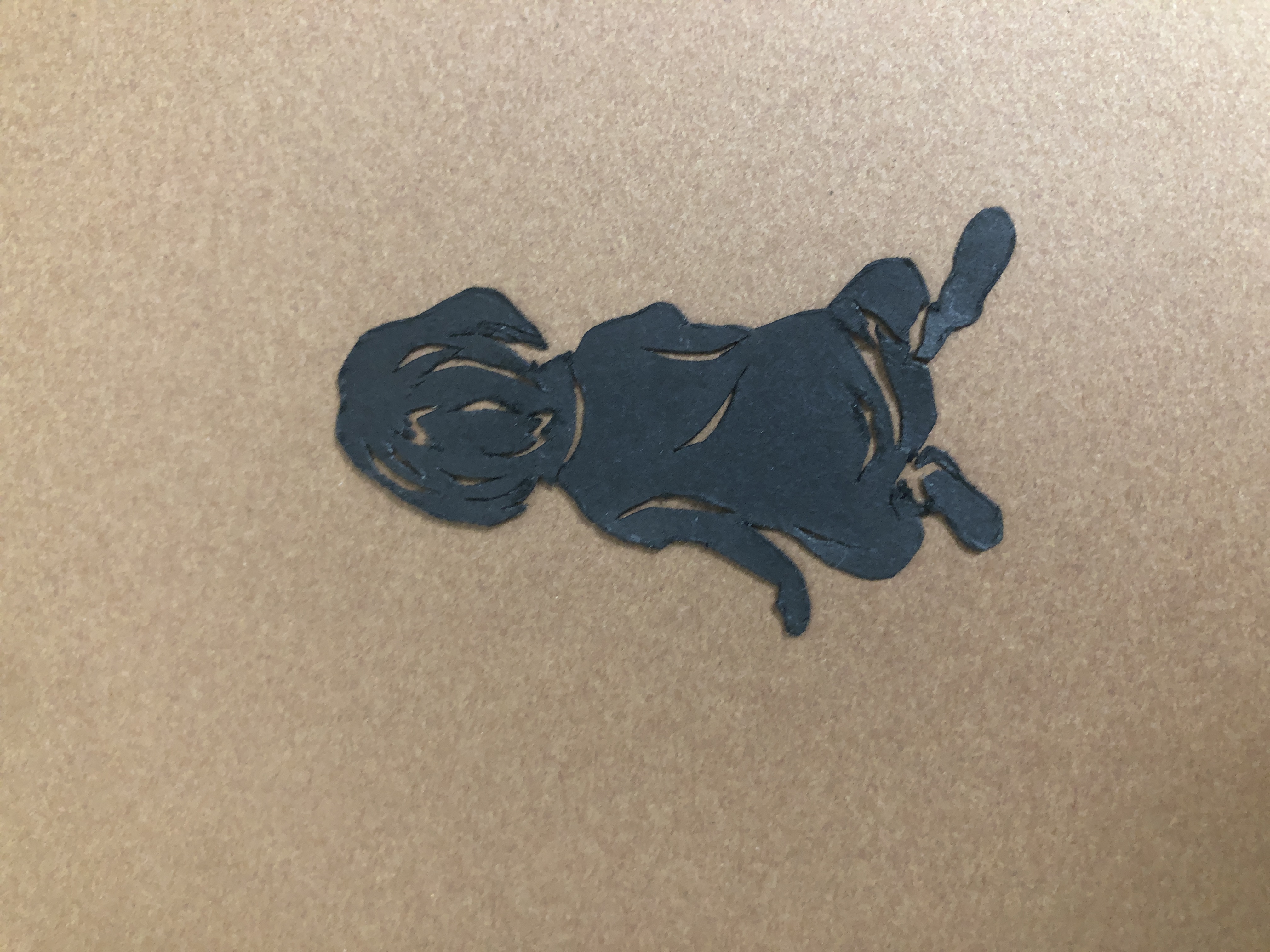 ↑切り絵パーツ、座ってる女の子の後ろ姿