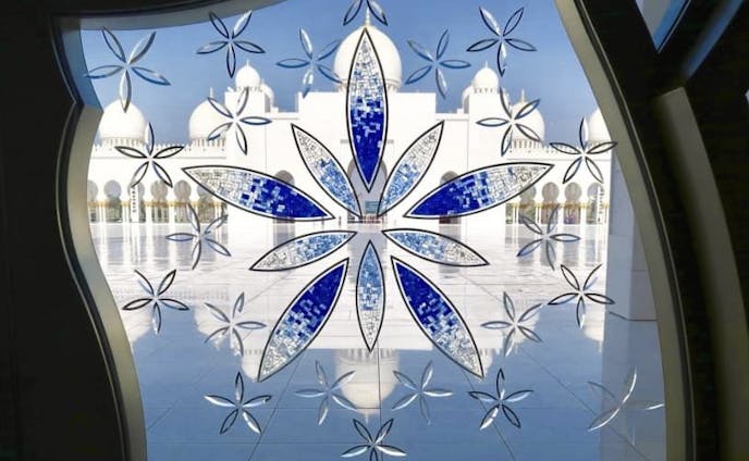 光と建築美の傑作シェイクザイードグランドモスク