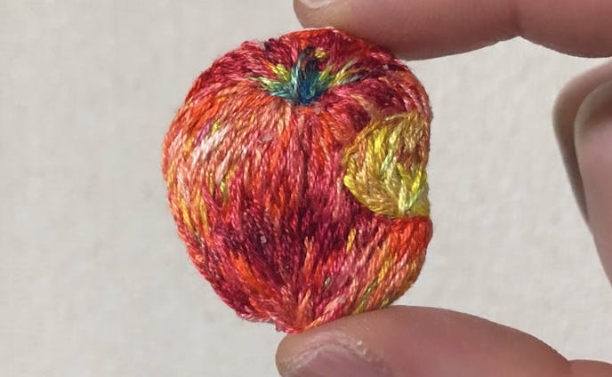 りんごの刺繍