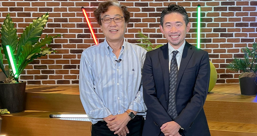 学生、企業取材