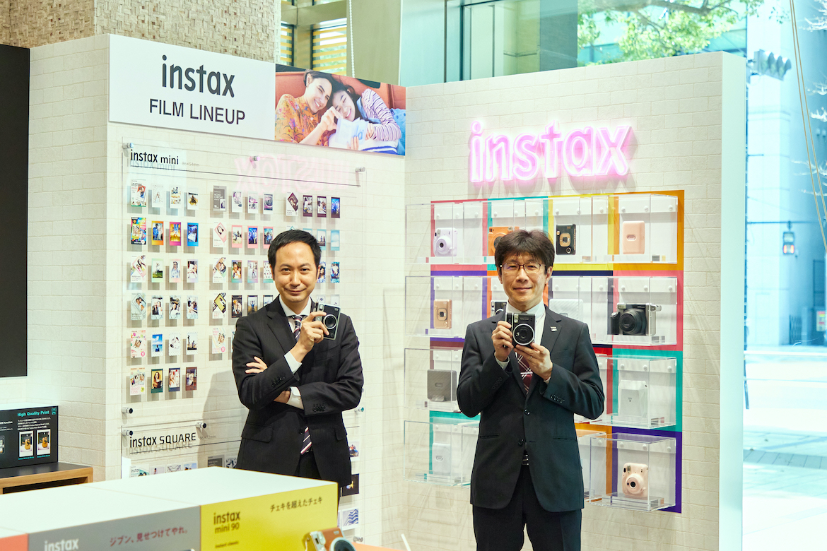 最新チェキはなぜ大ヒットしたのか？富士フイルム「instax」チーム、商品開発の極意 - CX（顧客体験）のメディア「XD:クロスディー」