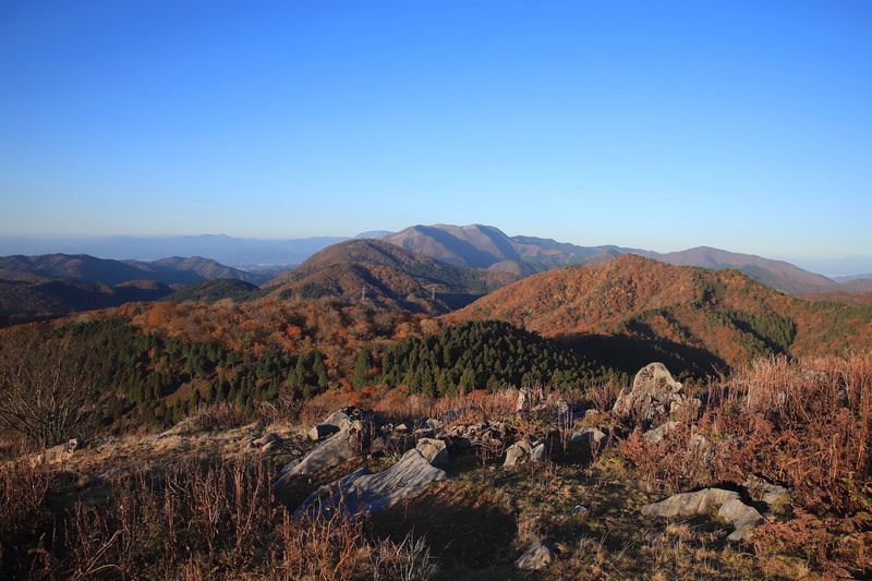紅葉と大展望が待つ！滋賀「高室山」へ秋山登山