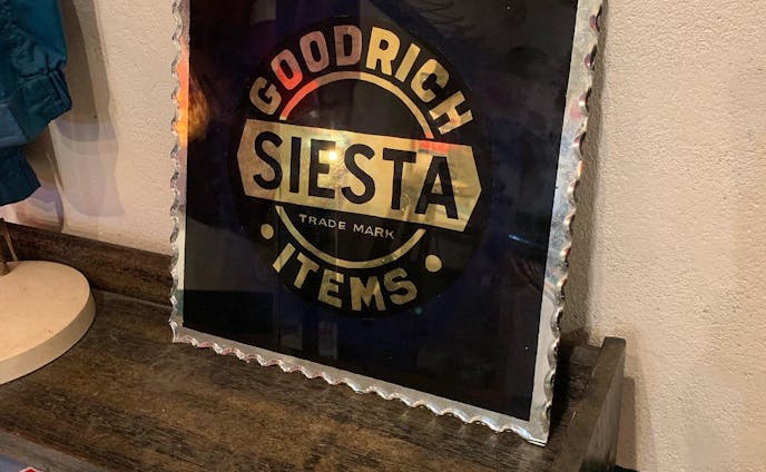 SIESTA store / signboard