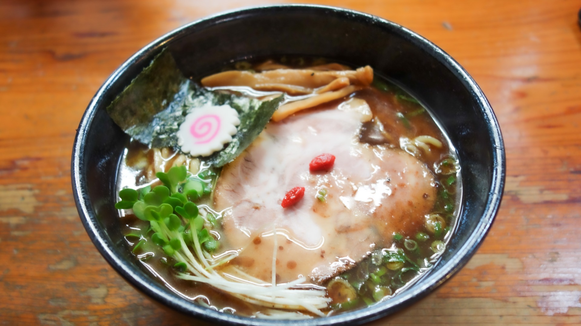 【大洗町】スープによって麺を変えるこだわりラーメン＆絶品スイーツも両方食べたい！欲張りを叶える名店（さつき うみ） - エキスパート - Yahoo!ニュース
