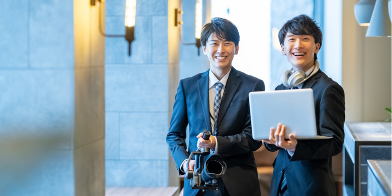 【ライブ配信業界で稼げる職種とは】稼ぐためのステップも併せて考察！