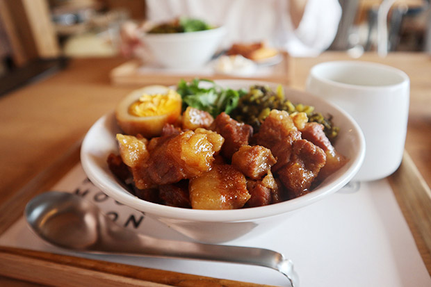 “糸島×台湾”フードが話題の 〈MOON MOON MOON CAFE〉 海と月が絶景のニュースポット