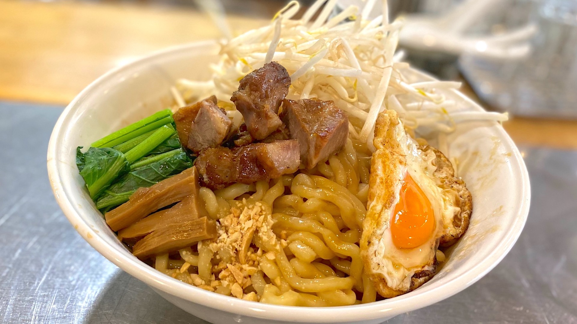 【名古屋市】ワシワシ麺と濃厚だれの飽くなきガッツリ系。名古屋の「絶品まぜそば」個人的BEST3（土庄雄平） - エキスパート - Yahoo!ニュース