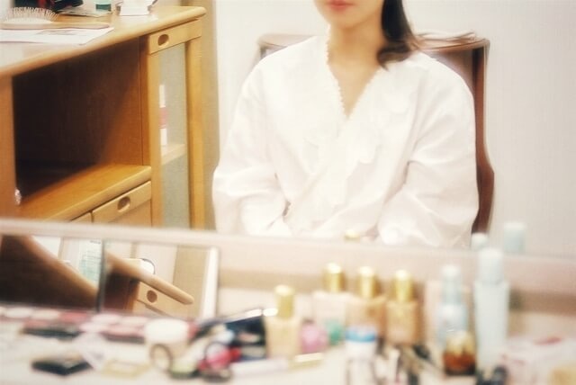 結婚式のヘアメイクリハーサルはすっぴんで行く？服装は？