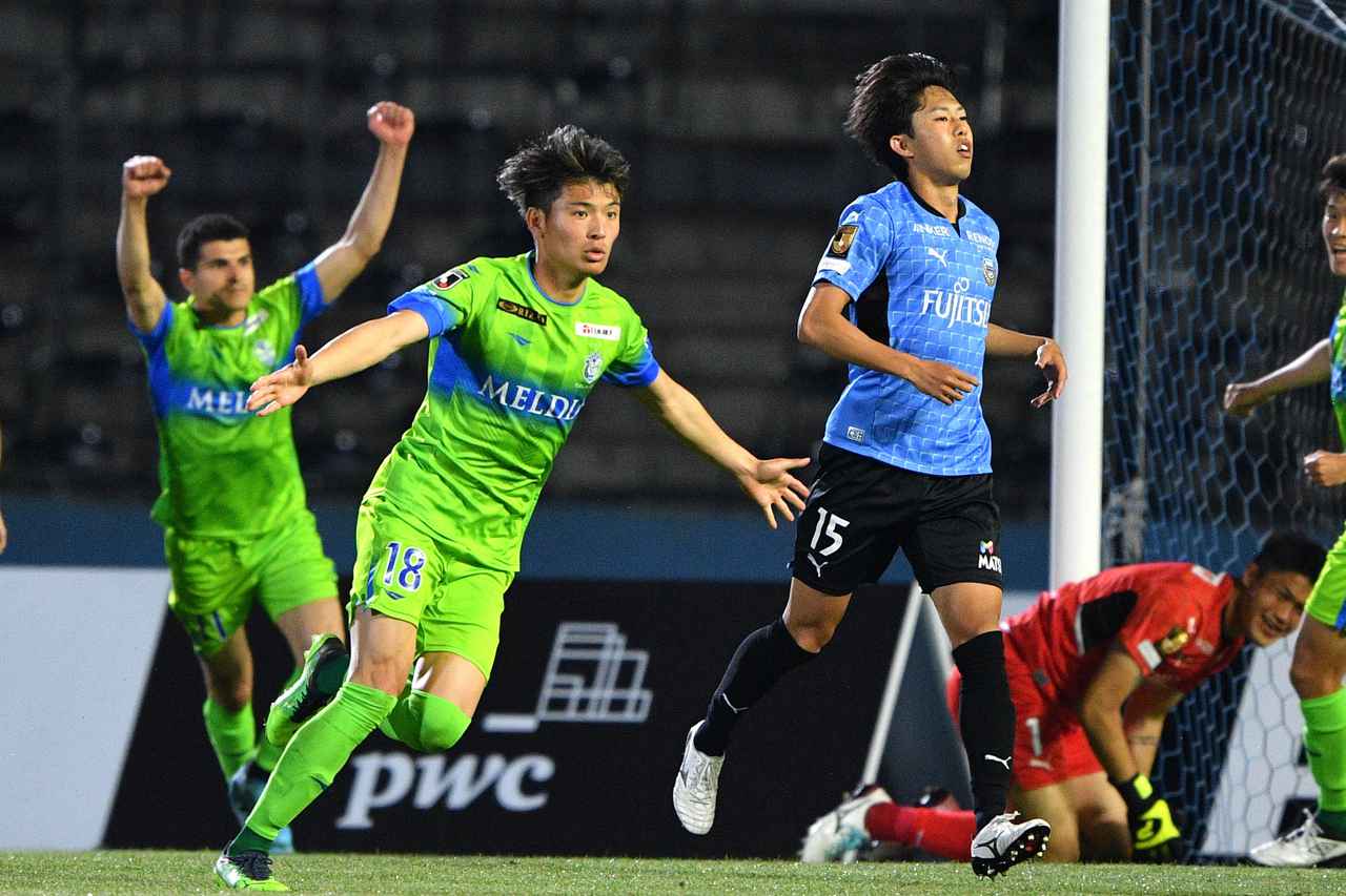 【湘南】町野修斗がド派手に2試合連続2ゴール！ でも秘策なし。｢戦うところ、ゴールへの執念、体を張った守備｣ - サッカーマガジンWEB
