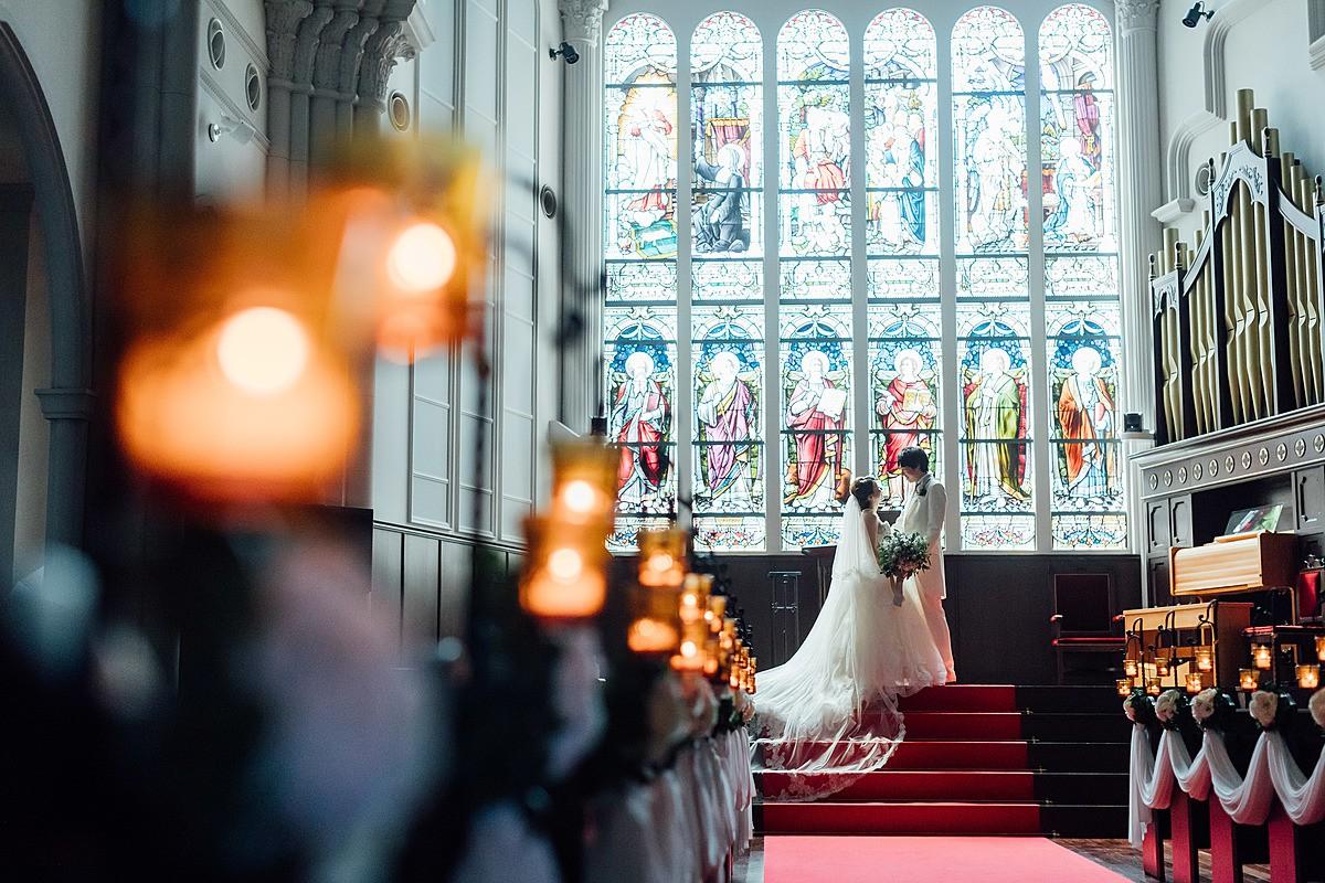 圧巻の迫力と感動を生む！ステンドグラスが素敵な全国の結婚式場まとめ