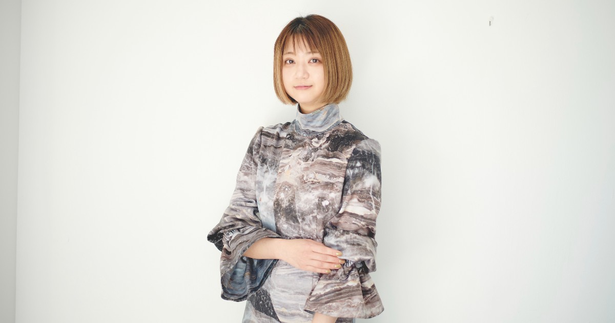 広告会社からデザイナーへ　乃木坂46の衣装デザインも担当した「ミカゲシン」のファッション哲学 - WWDJAPAN