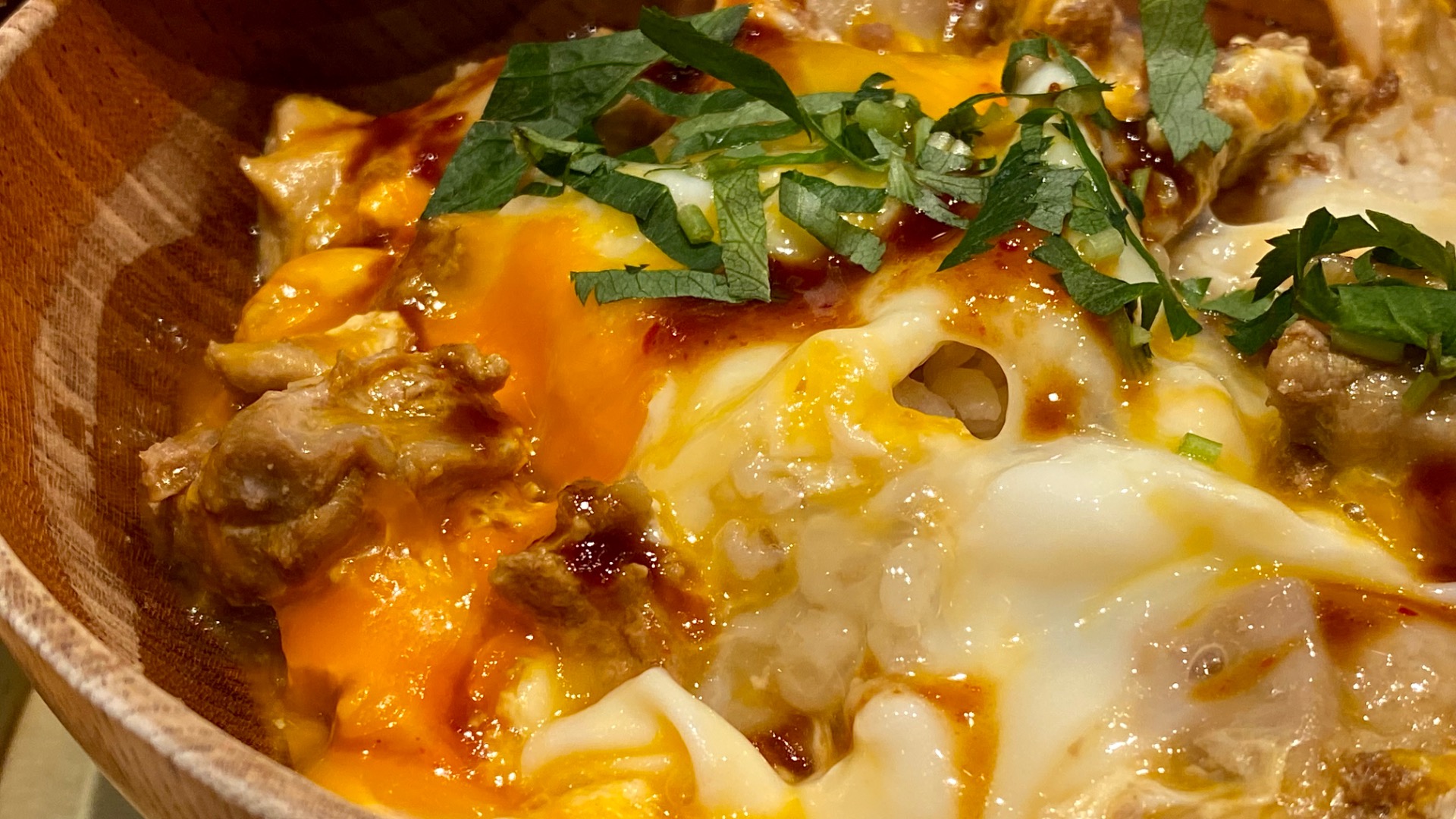 【名古屋市中村区】鶏の濃厚な旨味を堪能。大名古屋ビルヂング・酉しみずの絶品「名古屋コーチン親子丼」（土庄雄平） - エキスパート - Yahoo!ニュース
