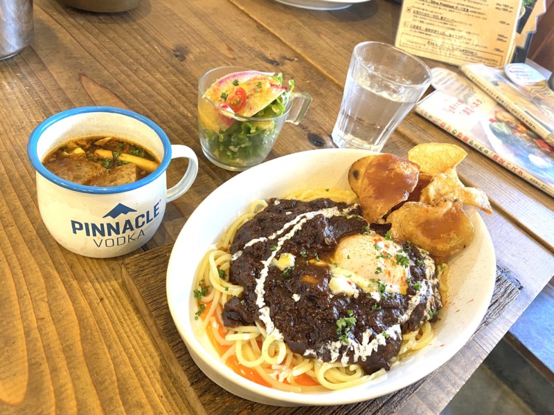 【辻堂】ON THE PIG’S BACK オンザピッグスバック 辻堂 ペット大歓迎！絶品生パスタは食べななきゃソン！ | 湘南Lovers（湘南ラバーズ）