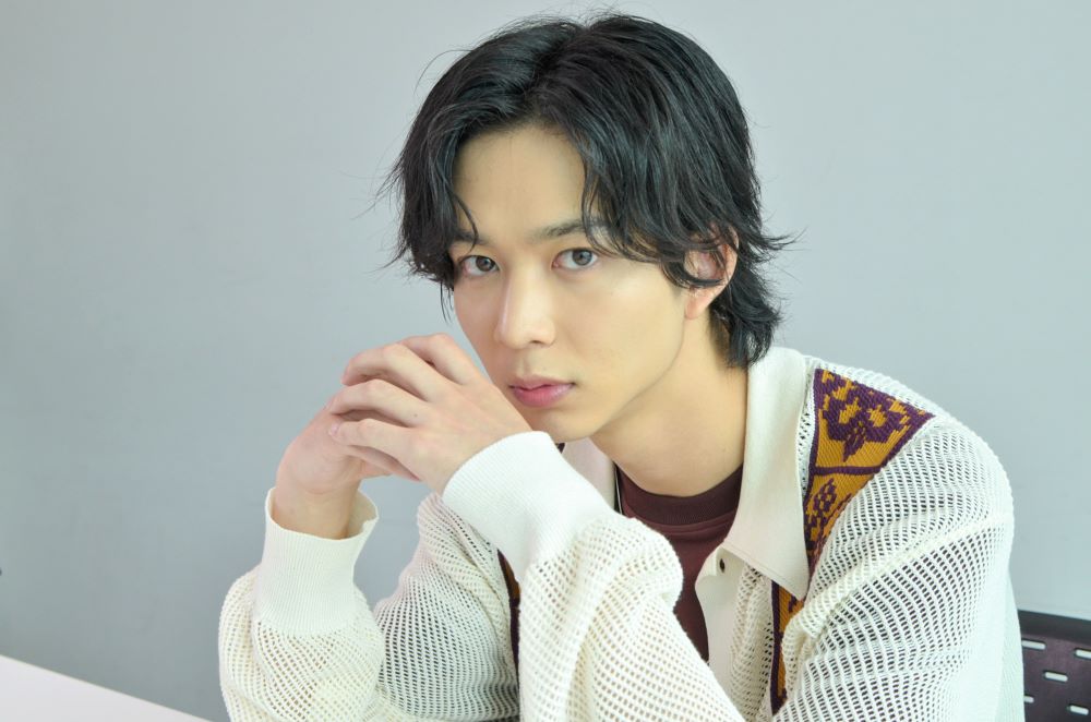 【インタビュー】鈴木仁に単独取材！　仕事もプライベートも“直感”で　ナチュラルに生きる日々を語る|entax（エンタックス）