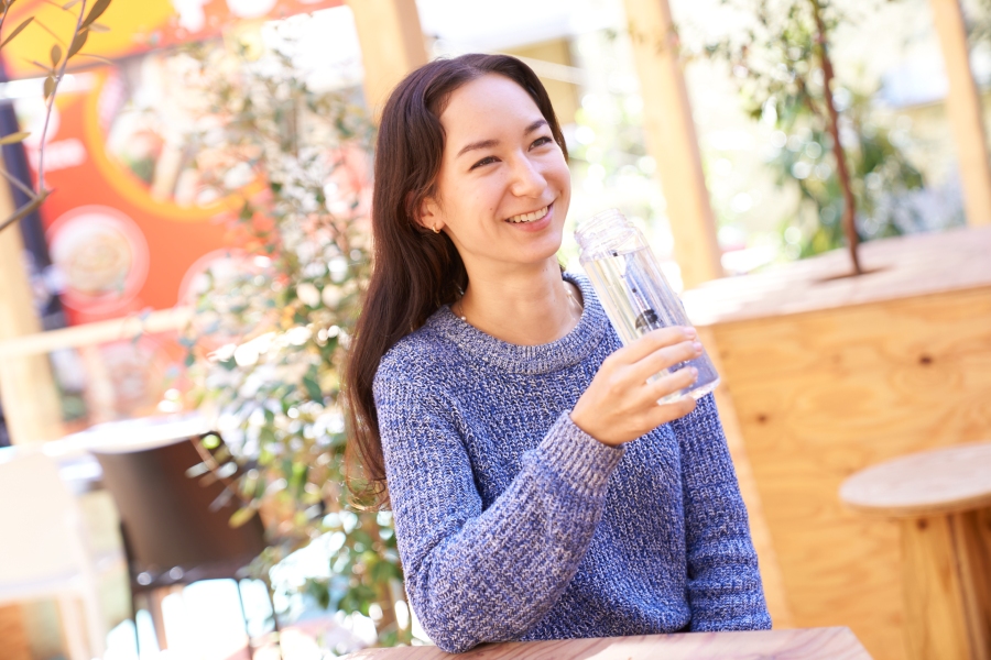 【記事広告】「こんなにおいしいんだ！」未来食が味わえる野外フードコート、実は“お水  ”にもこだわり | J-WAVE NEWS
