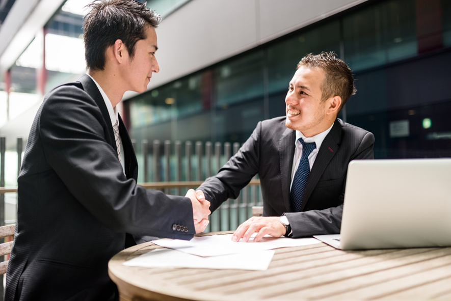面倒な贈与税の申告を税理士に任せたい　気になる報酬と手続き | 相続会議