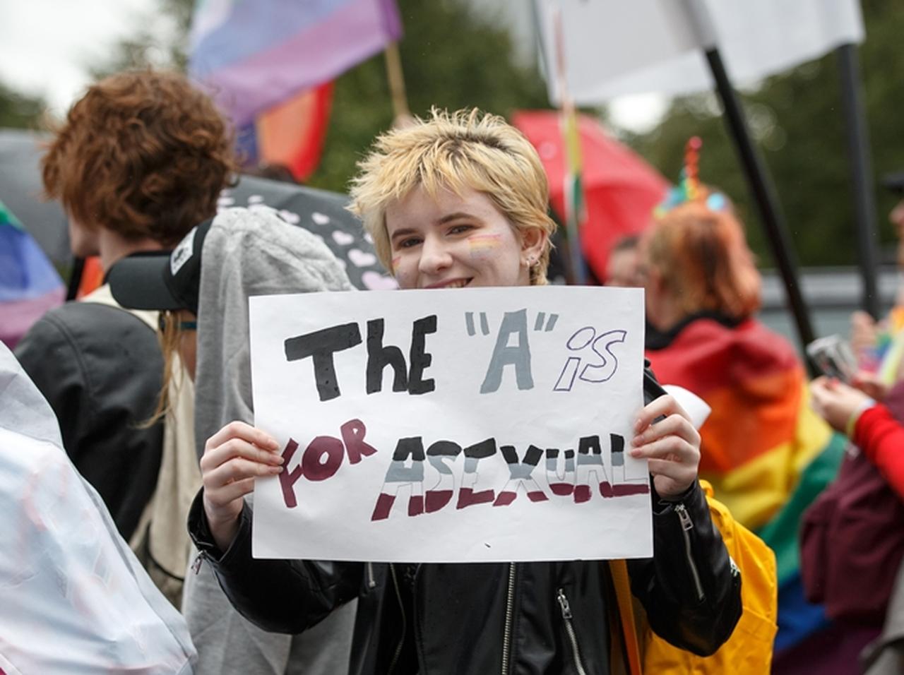 「LGBTQ+」のアセクシャル（無性愛）とは - フロントロウ ｜ 楽しく世界が広がるメディア