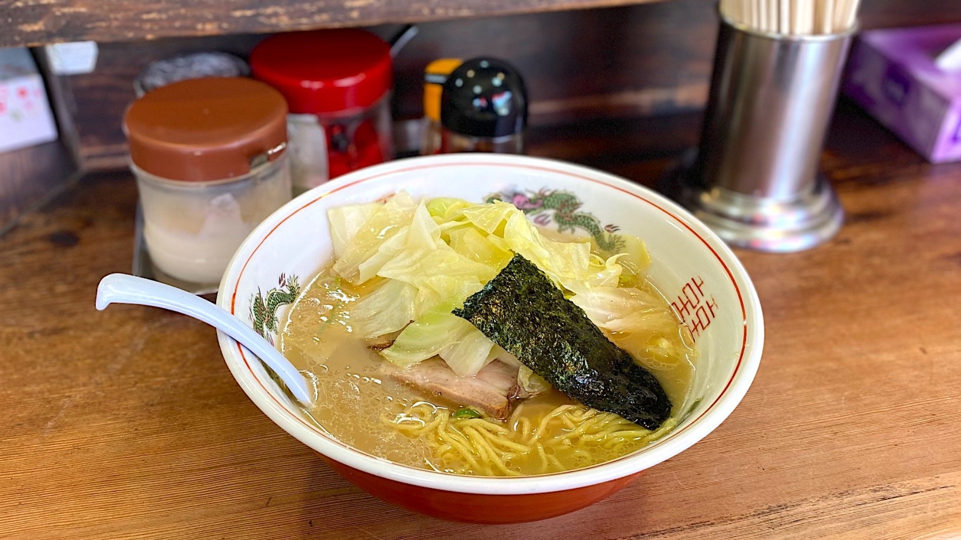 【名古屋市天白区】学生の町・塩釜口で愛される「山ちゃんラーメン」の一杯。あっさり豚骨キャベツラーメン - 土庄雄平 | Yahoo! JAPAN クリエイターズプログラム