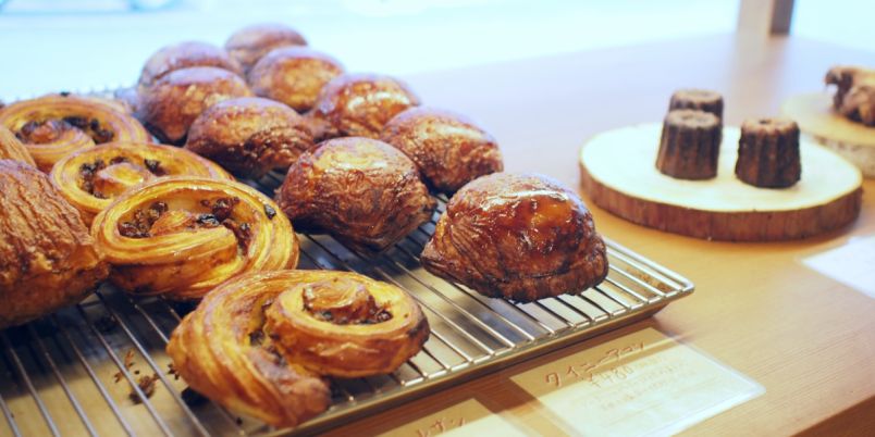 表参道の有名グルメガイド一つ星ベーカリー「MONICA」のサステナブルな絶品パンに注目！｜るるぶ&more.