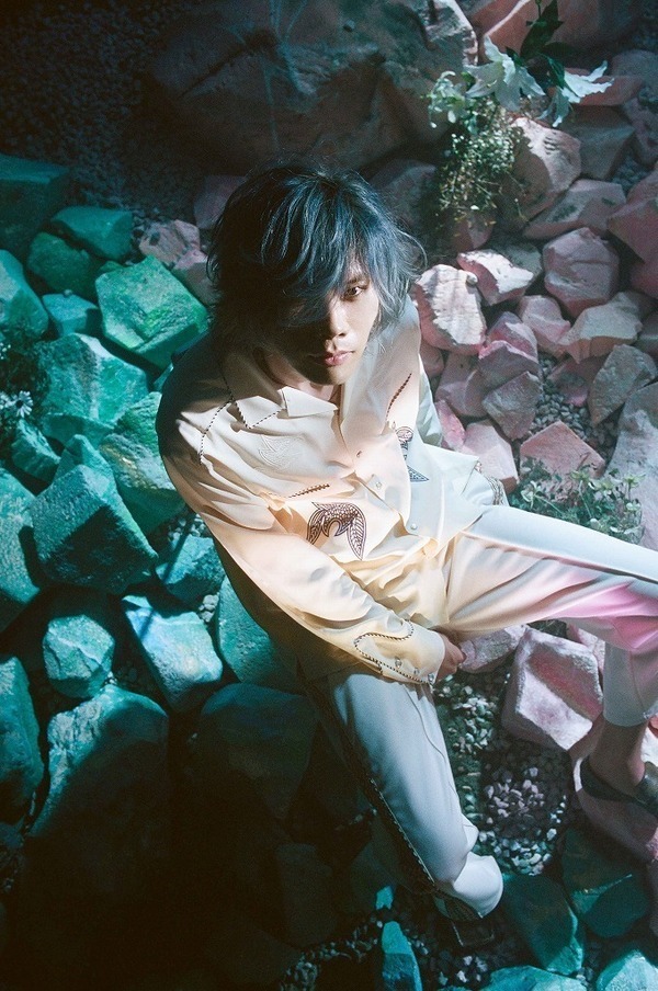 【10リスト】“でしょましょ”の他にも衝撃的名曲がいっぱい。米津玄師のシングルの3曲目の凄さを知ってますか？－rockinon.com｜https://rockinon.com/news/detail/189658