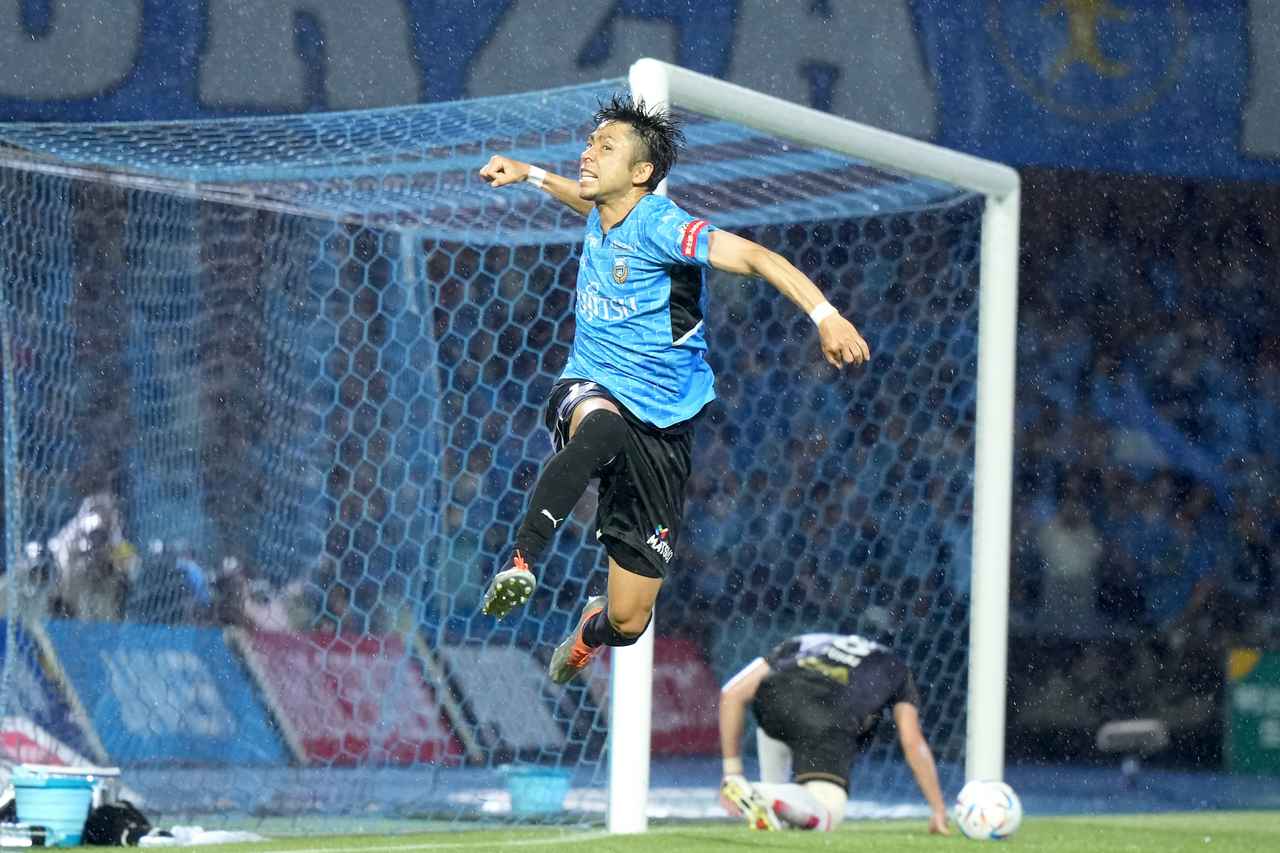 【川崎F】｢信じてくれる人がいる限り｣。やっぱり小林悠！「勝手に動いた」バイシクルと「数％」の可能性でまたも等々力劇場 - サッカーマガジンWEB