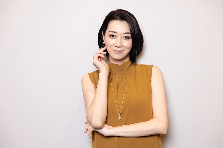 コミッション、舞台