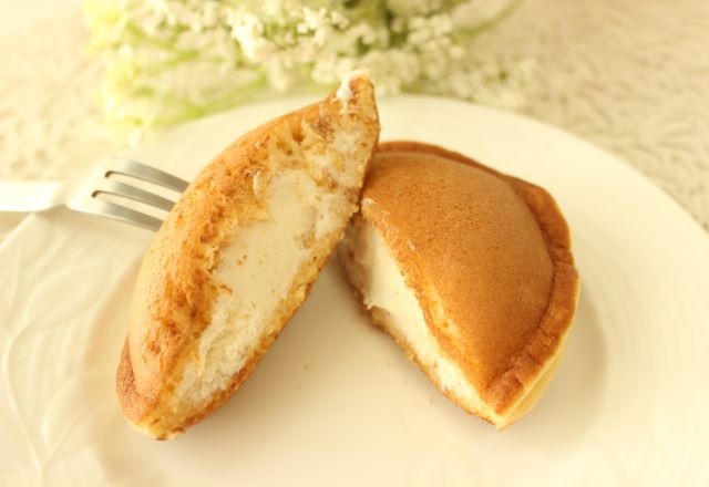 「むちむちの生地！？」「たっぷり！だけどさっぱり♪」ローソンから発売されている”専門店コラボスイーツ”をお家で気軽に楽しんで♪