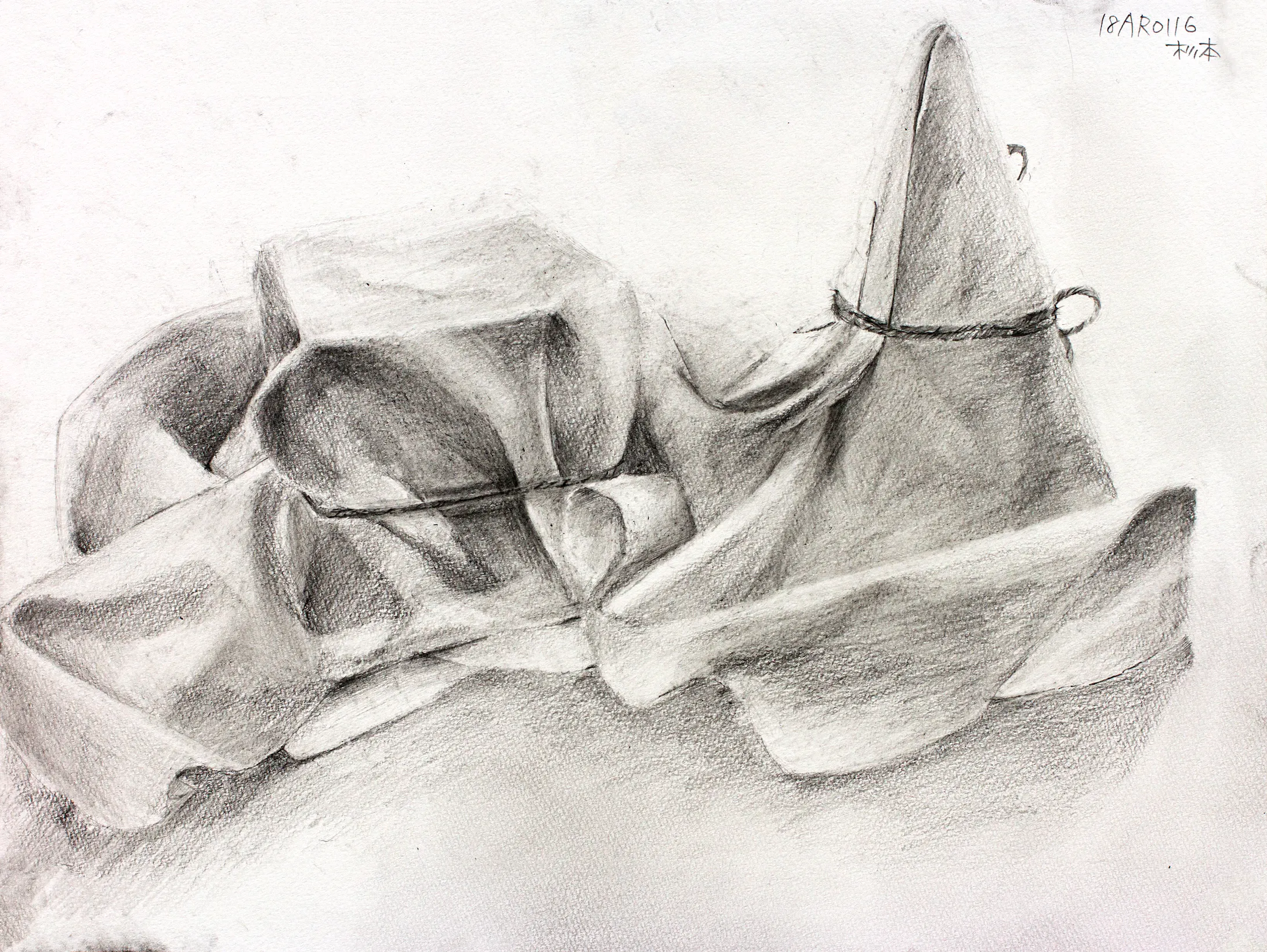 デッサン 布と幾何形体 デッサン 布と幾何形体