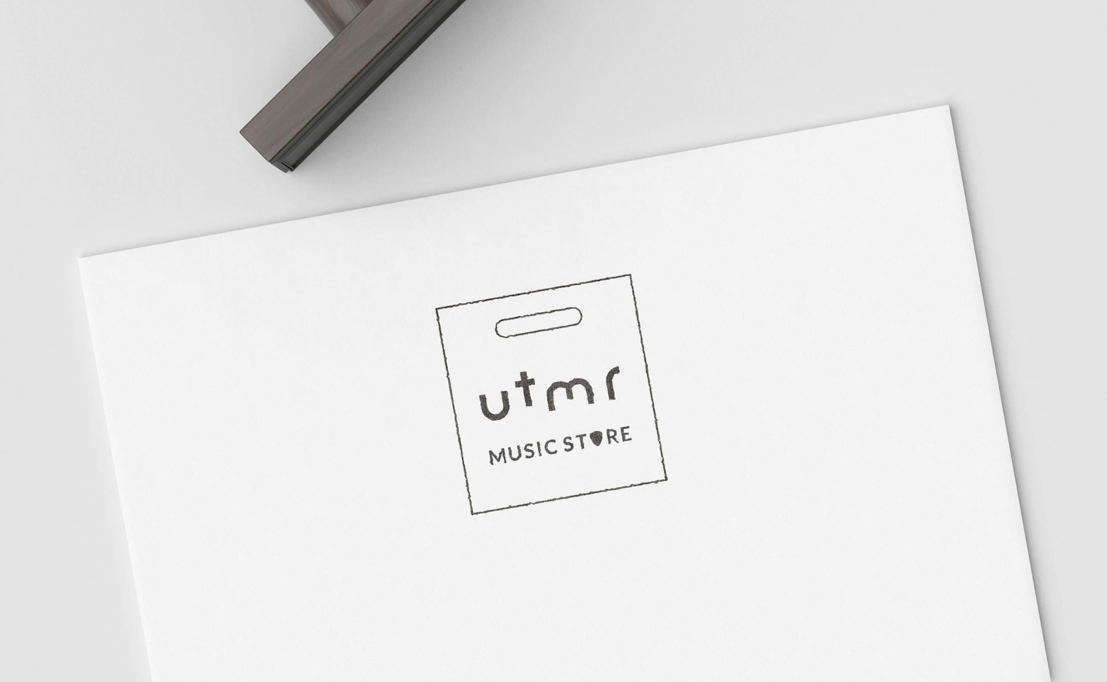utmr MUSIC STORE / ロゴ-1