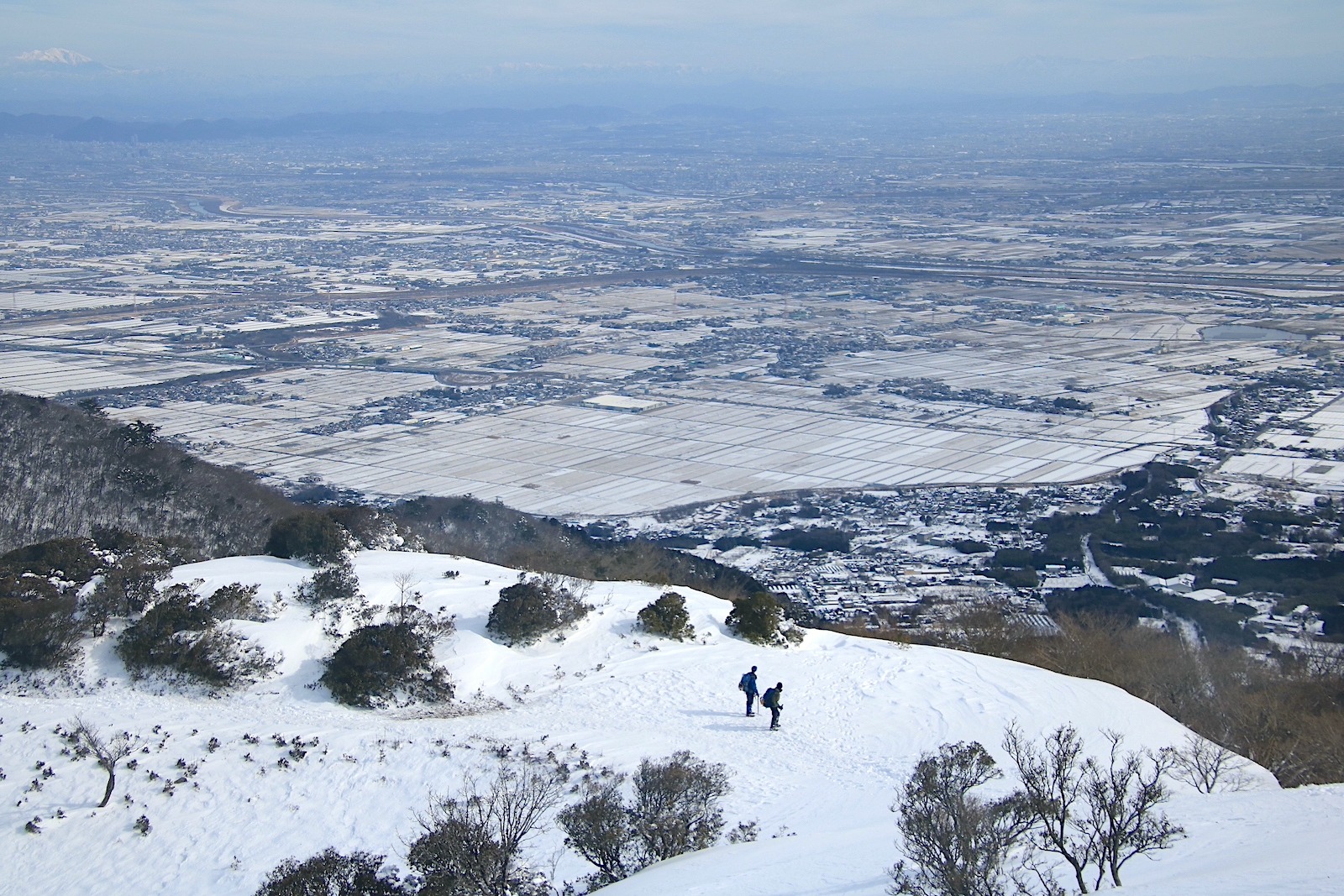 【雪山登山入門】冬の養老山登山！絵画のような世界と御嶽山・伊吹山のパノラマ絶景を求めて｜旅のコラム｜岐阜県観光公式サイト 「岐阜の旅ガイド」