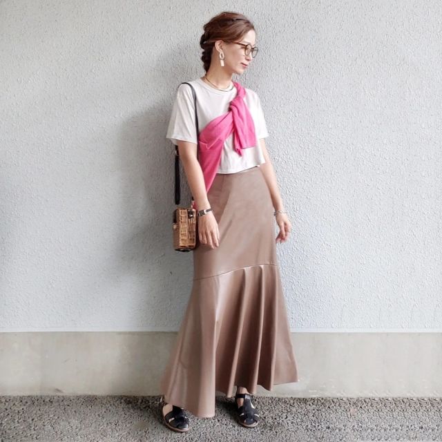 大人の白Tシャツをこなれて見せる「5つのアイテムとコーデ方法」