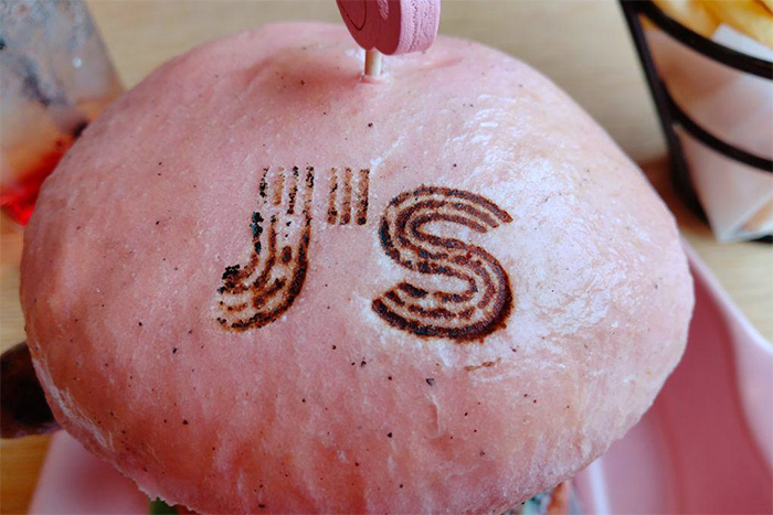 地元食材を使ったバーガーが自慢！鎌倉「J’s Cranberry Burger」｜めぐりと