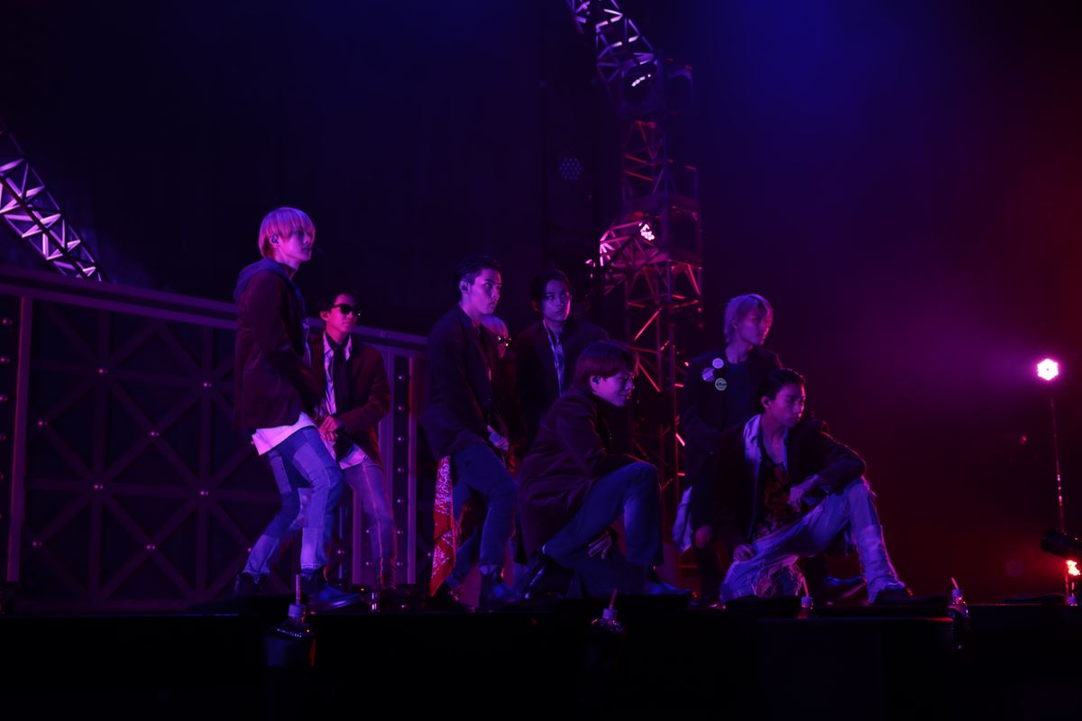 青の世界、鎖…クールでハードな美しさで魅せたSUPER★DRAGON 豊洲PIT公演第1部レポート「最高の景色になりました‼」