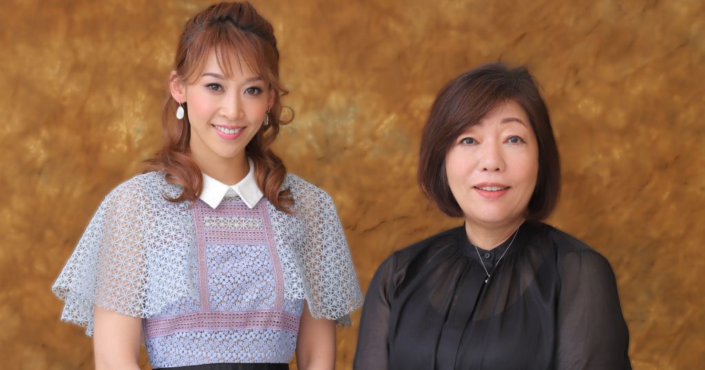 パンフレット、小説