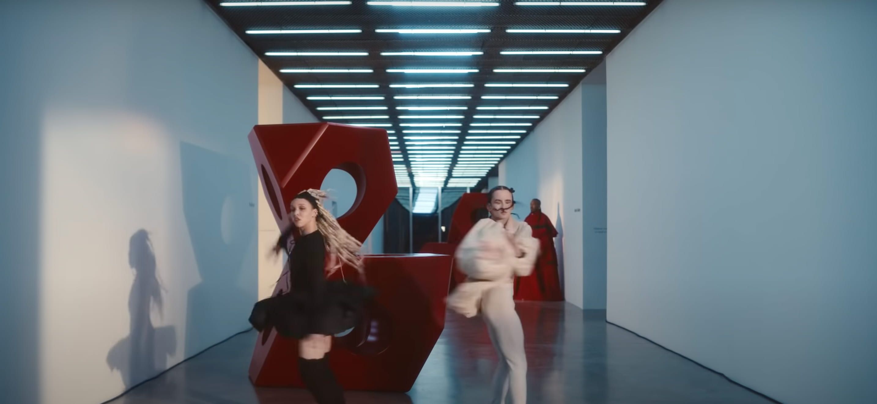 イサム・ノグチの彫刻がミュージックビデオでダンサーと”共演”｜ARTnews JAPAN