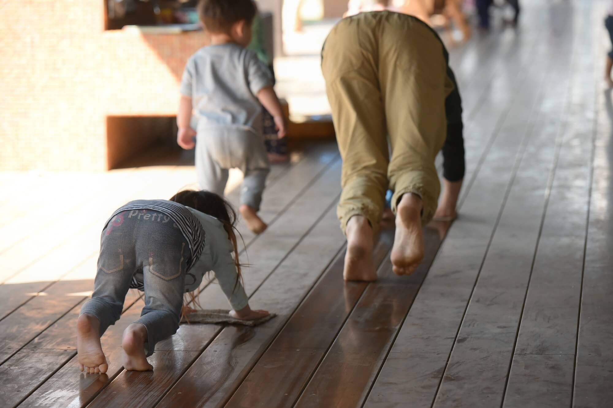 【体験①】子どもたちの“にんげん力”を育む「裸足保育」のメリットとは？｜中里どろんこ保育園