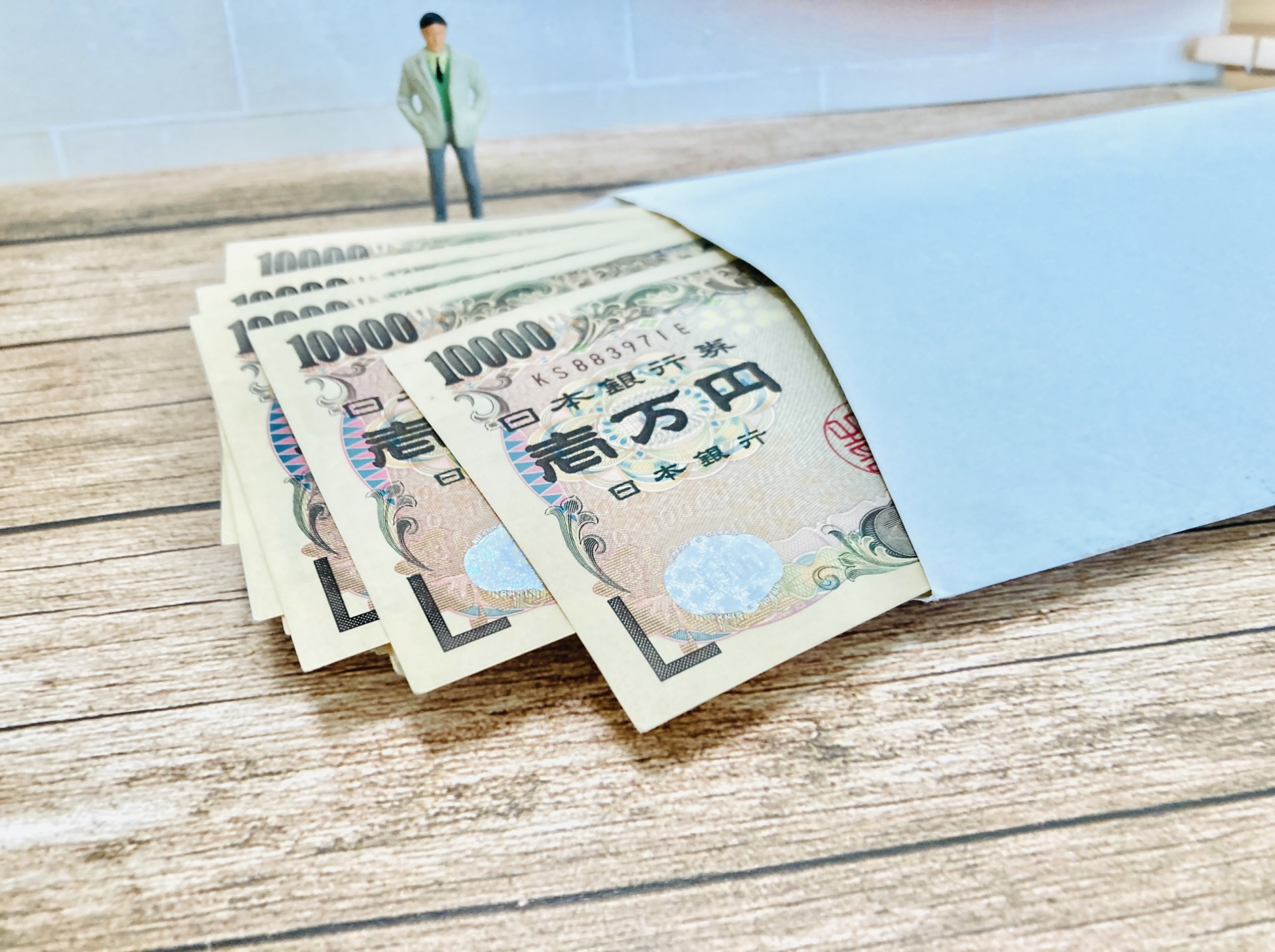 年収の3分の1以上は借金ができない？規制対象外の3つの貸付を紹介！｜DEBIT INSIDER（デビットインサイダー）