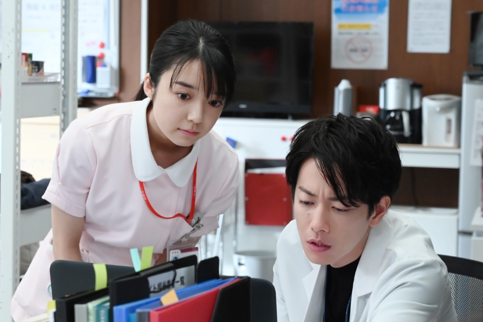 【インタビュー】上白石萌音×佐藤健『恋はつづくよどこまでも』対談前編　「ズタボロ」と嘆く、天堂の怒りシーンの裏側