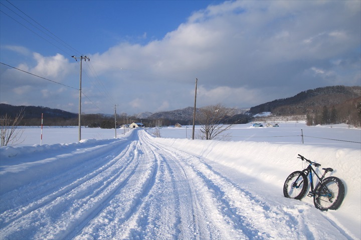 「ファットバイク」で雪上サイクリング体験レポート！道の駅・自然体感しむかっぷでレンタルしてみた