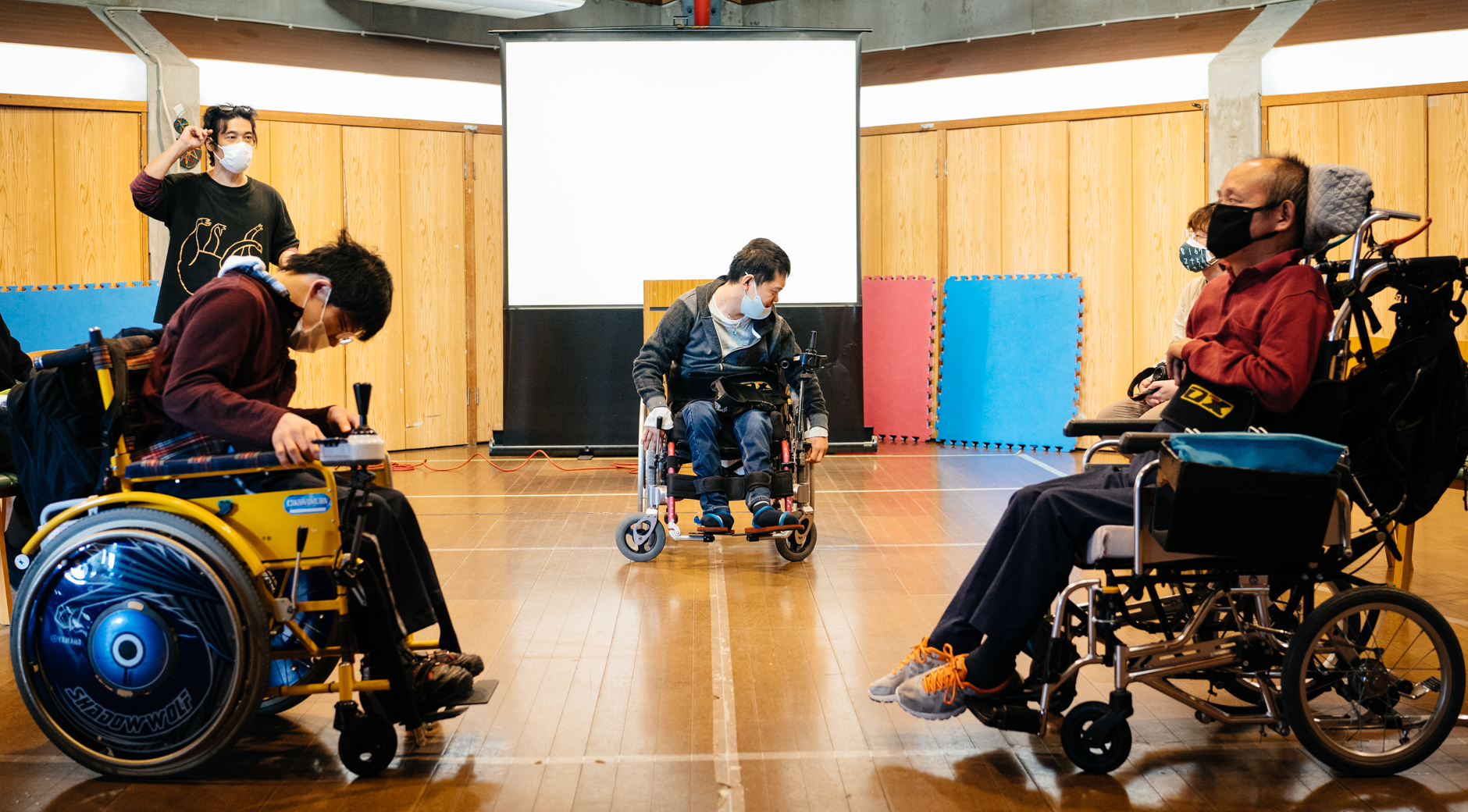 演劇は「一緒にどう生きるか」を探せるツール。〈たんぽぽの家 アートセンターHANA〉佐藤拓道さん | こここ