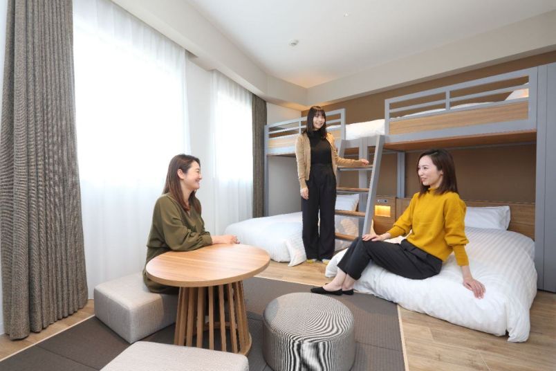【2023年4月12日開業】半露天風呂＆3〜4人部屋あり！女子旅におすすめなおしゃれ＆癒やしホテル「西鉄ホテル クルーム 博多祇園 櫛田神社前」宿泊レポート｜るるぶ&more.