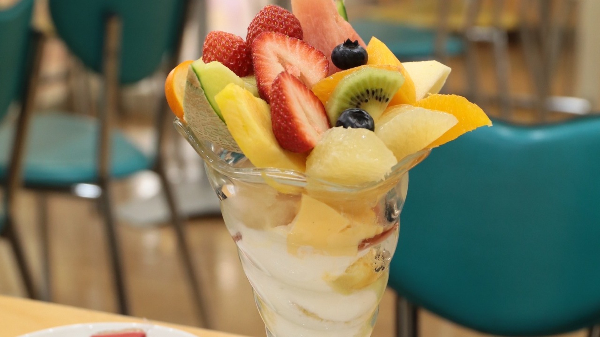 【名古屋市千種区】フルーツてんこ盛り「フルーツパーラー 弘法屋 池下店」季節のフルーツパフェが絶品！ - 土庄雄平 | Yahoo! JAPAN クリエイターズプログラム