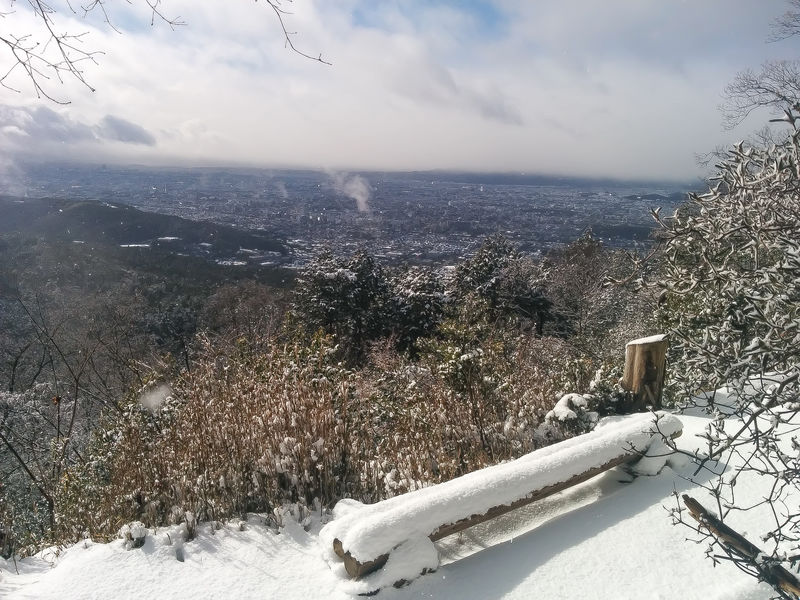 文字、雪山登山